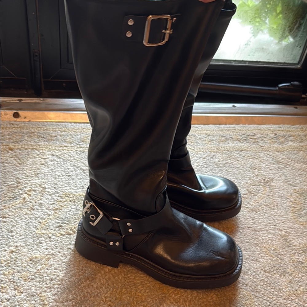 Black Leather Buckle Boots